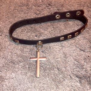 Cross Choker